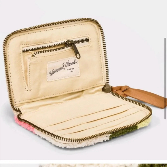 Universal Thread Small Abstract Zip Around Wallet cute slightly fuzzy - Picture 2 of 3